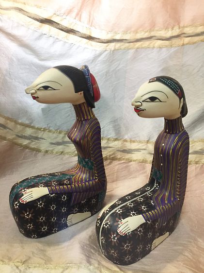 งานไม้แกะระบายสีของบาหลีรูปชายหญิง รูปที่ 5