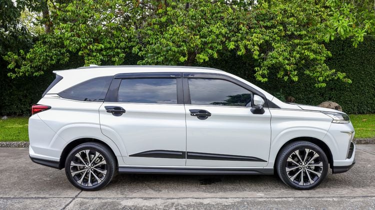 Toyota Veloz 2022 1.5 Premium Utility-car เบนซิน ไม่ติดแก๊ส เกียร์อัตโนมัติ ขาว รูปที่ 4