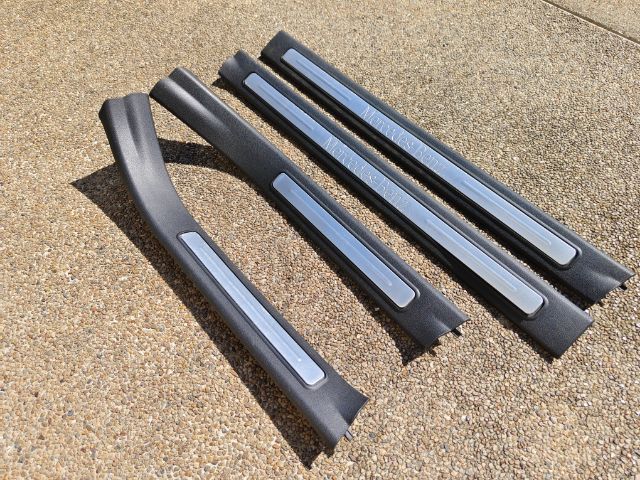 กาบบันไดเดิม Benz A-Class w169 ปี 05-08 ของเดิมตรงรุ่น ครบ4ชิ้น  และพลาสติกสามเหลี่ยมตรงกระจกมองข้างซ้ายขวา ของแท้ ของใหม่ รูปที่ 3