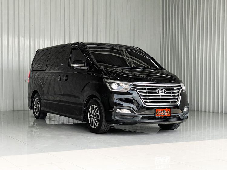 Hyundai H-1  2019 2.5 Deluxe Van ดีเซล เกียร์อัตโนมัติ ดำ รูปที่ 2