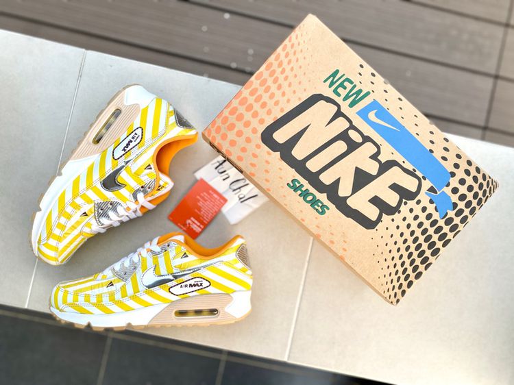 Nike Air Max 90 “Famichiki Fried Chicken” รูปที่ 3