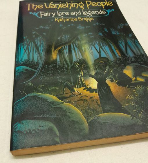 หนังสือ The Vanishing People: Fairy Lore and Legends 
โดย   Katharine Briggs รูปที่ 2