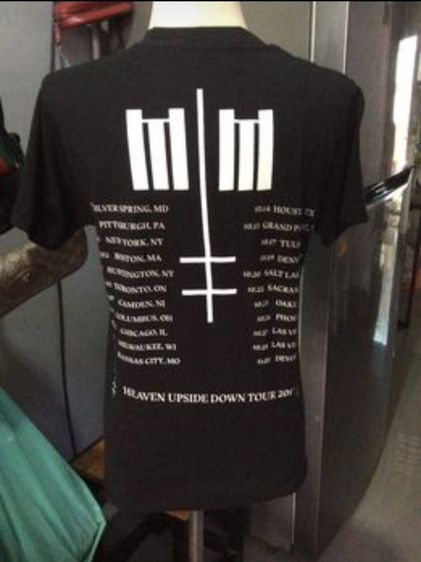 เสื้อวง Marilyn Manson Heaven 
Upside Down Tour 2017 T Shirt
 รูปที่ 2