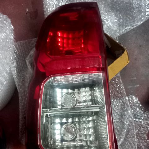 ไฟท้าย แท้ รีโว้