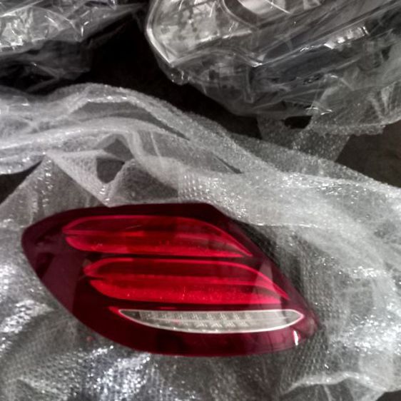 ไฟท้าย BENZ 350