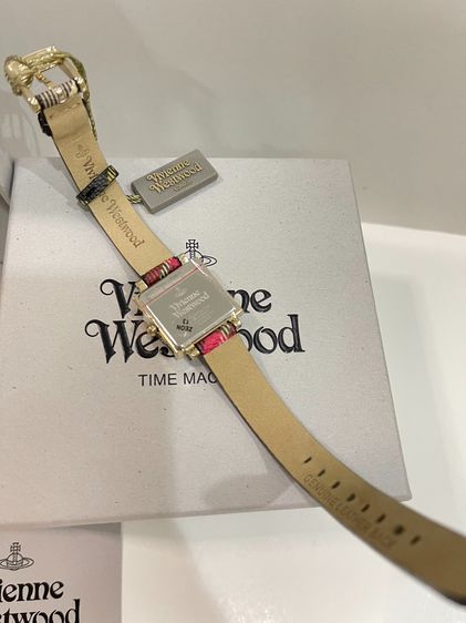 พร้อมส่ง 🔥Sale 3999🔥 นาฬิกา VivienneWestwood watch VV087GDBR Ladies ขนาด 24X24 มม. รูปที่ 4