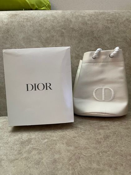 กระเป๋า Dior bucket bag ทรงขนมจีบ สีครีม รูปที่ 3