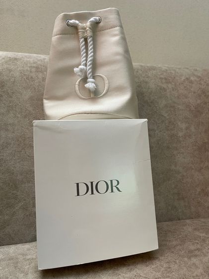 กระเป๋า Dior bucket bag ทรงขนมจีบ สีครีม รูปที่ 6