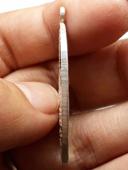 เหรียญใบขี้เหล็กหลวงปู่แผ้ว รูปที่ 3