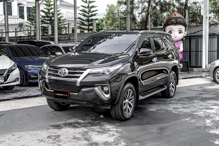 Toyota Fortuner 2019 2.4 V 4WD Utility-car ดีเซล เกียร์อัตโนมัติ น้ำตาล รูปที่ 4