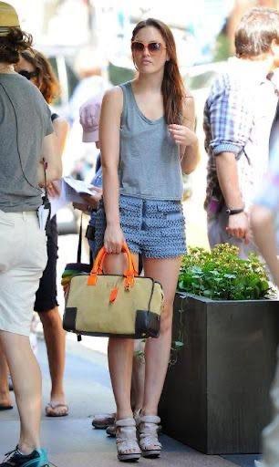 กระเป๋าถือ Loewe แท้ ทรงหมอน สีสวย รูปที่ 18