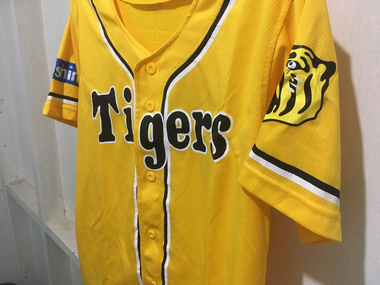เสื้อเบสบอล ทีม Tiger สีเหลือง รูปที่ 5