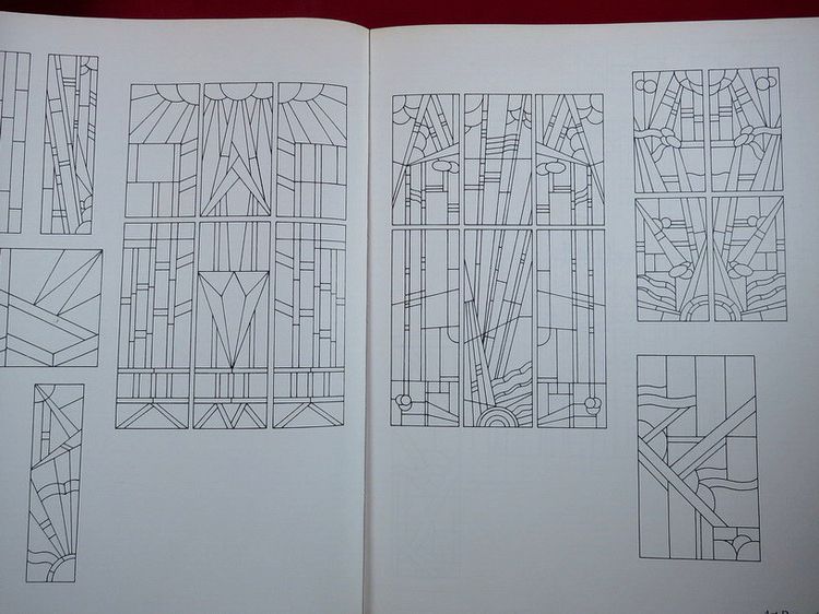 Treasury of Traditional Stained Glass Designs การออกแบบ กระจกสี แบบโบราณ รูปที่ 12