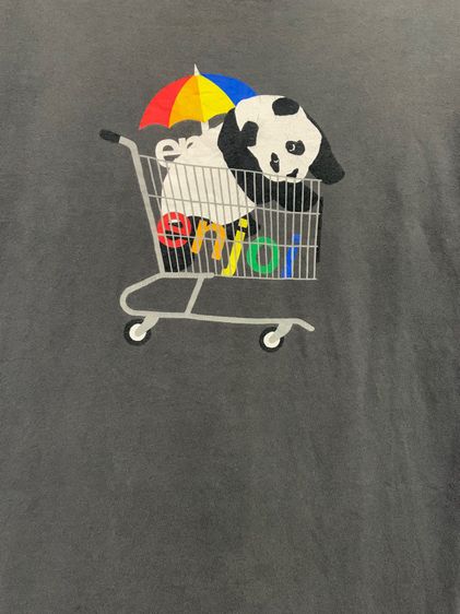 เสื้อยืด ENJOI แท้ 💯 size M ขนาด อก 20.5 ยาว 27 นิ้ว สภาพดีมาก สีเทา ลายสวย เนื้อผ้านิ่มมาก หายากน่าสะสมครับ รูปที่ 2