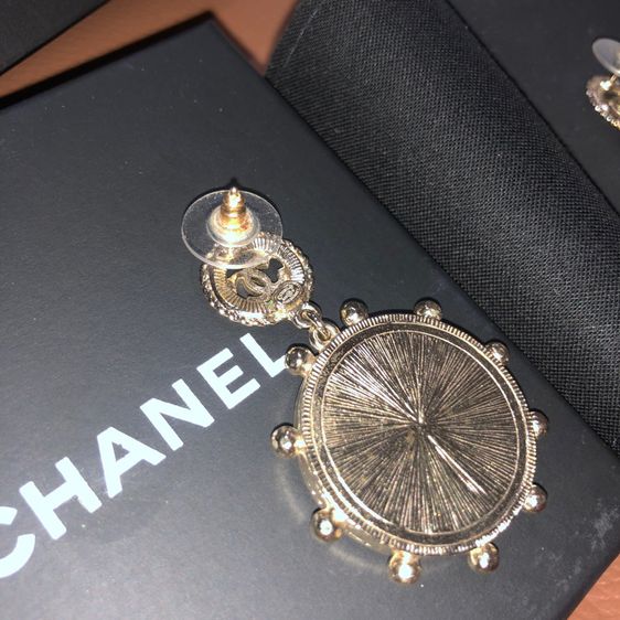 Like new Chanel la pausa earrings รูปที่ 3
