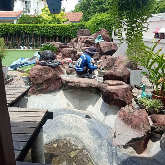 รับทำบ่อปลาคาร์ฟ,บ่อน้ำพุ,น้ำล้น,ซ่อมบ่อรั่ว,บ่อร้าว,รับเดินระบบกรองแก้ปัญหาน้ำขุ่นน้ำเขียว รูปที่ 13