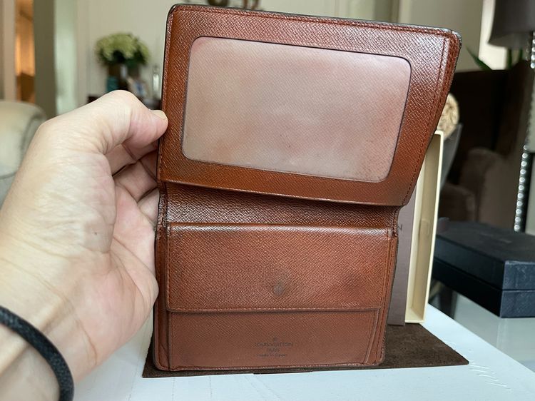 Louis Vuitton แท้ กระเป๋าใบกลาง ใส่หนังสือเดินทางได้ passport holder ครับ รูปที่ 3