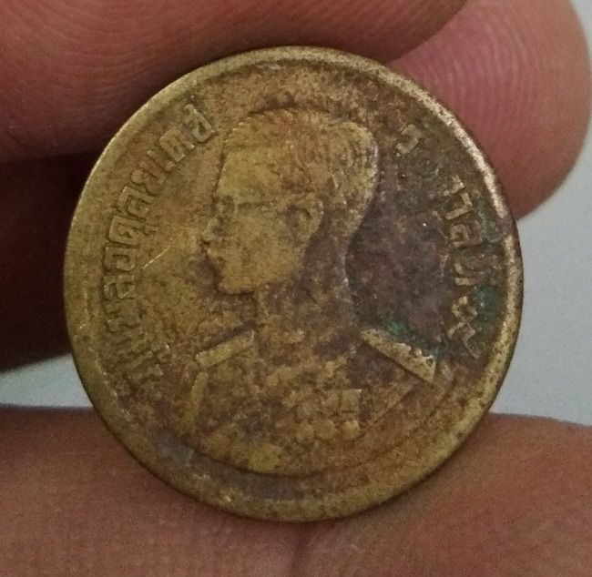 4173-เหรียญ 10 สตางค์ เนื้อทองเหลืองเก่า ปี2500 ของหายากครับ เก็บสะสมเป็นที่ระลึกหรือติดกระเป๋าสตางค์ไว้เป็นขวัญถุงเพื่อเรียกโชคลาภ รูปที่ 12