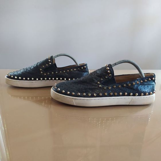 Christian Louboutin
PARIS
Men's Genuine Leather Luxury Slip on Sneakers
Size 44ยาว28(28.5)cm
ราคา 1250฿ รูปที่ 5