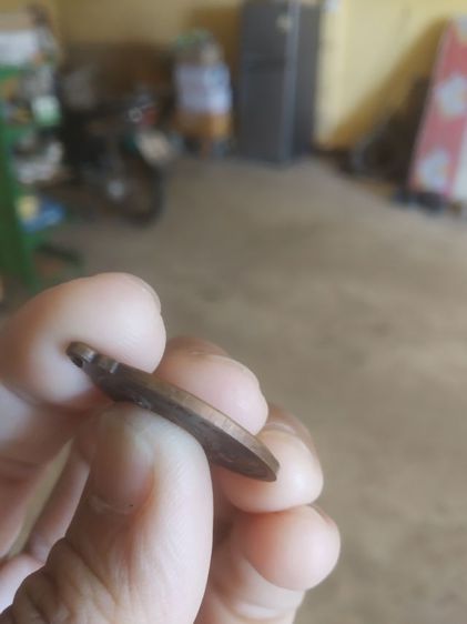 พระเหรียญเนื้อทองแดงรูปไข่(พระหลวงปู่สมชายวัดเขาสุกิม(ฐิตวิริโย)(พระเกจิ)(สังคายนาวัดเนินดินแดง)(จังหวัดจันทบุรีปี2546))พระเครื่องรางของมงคล รูปที่ 18