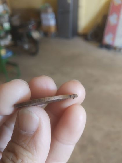 พระเหรียญเนื้อทองแดงรูปไข่(พระหลวงปู่สมชายวัดเขาสุกิม(ฐิตวิริโย)(พระเกจิ)(สังคายนาวัดเนินดินแดง)(จังหวัดจันทบุรีปี2546))พระเครื่องรางของมงคล รูปที่ 11