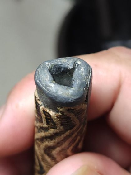 ตะกรุดหลวงพ่อคงวัดบางกะพ้อมลายจระเข้ขบฟัน 4 นิ้ว เนื้อตะกั่ว รูปที่ 14