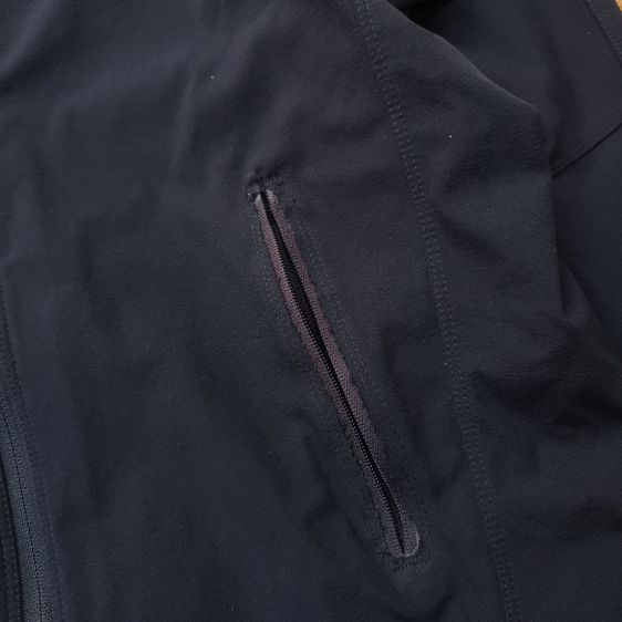 Arc’teryx Black Full Zipper Jacket รอบอก 40” รูปที่ 8