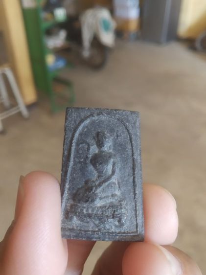 เครื่องรางของขลัง(พระนางกวักเนื้อแก่นมะขามดำหลังเรียบ(ไม่ทราบที่มา))เครื่องรางของมงคลที่ทำจากแก่นไม้มะขามดำ รูปที่ 4