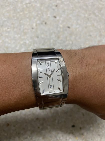 นาฬิกายี่ห้อ DKNY ของแท้มือสอง สแตนเลสทั้งเรือน สายยาว 18 เซนติเมตร  1000฿ รูปที่ 12