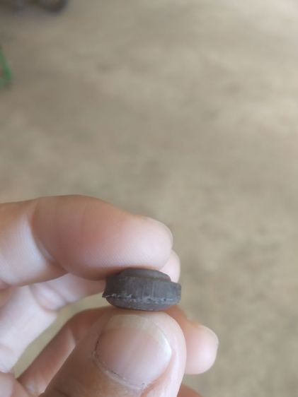 พระเนื้อแร่เหล็กน้ำพี้(พระปางลีลากำแพงทุ่งเศรษฐี(เม็ดขนุน)(พระหลวงพ่อนิยม)(วัดป่าหลักร้อย)(จังหวัดนครราชสีมาปี2542))พระบ้านพระเครื่องของมงคล รูปที่ 18