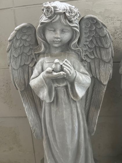 รูปปั้นปูนนางฟ้าเก่า รูปที่ 2