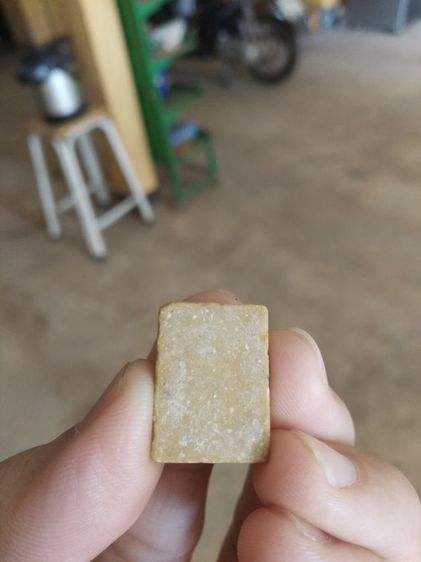 พระเนื้อผงน้ำมันผสมพระเกศาพิมพ์เล็ก(พระสมเด็จพิมพ์คะแนนพระพุทธางกูร(วัดหนองเสือ)(มีส่วนผสมพระเกศา)(จังหวัดนครปฐมปี2509))พระเครื่องรางของมงคล รูปที่ 3