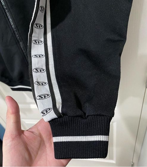 เสื้อวอร์มสีดำแถบ แบรนด์ spalding รูปที่ 4