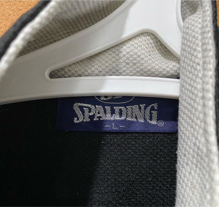 เสื้อวอร์มสีดำแถบ แบรนด์ spalding รูปที่ 3