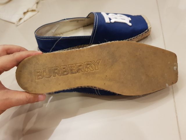 รองเท้า BURBERRY แท้ สีน้ำเงิน Size38 รูปที่ 3