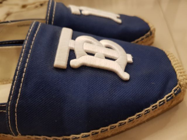 รองเท้า BURBERRY แท้ สีน้ำเงิน Size38 รูปที่ 2