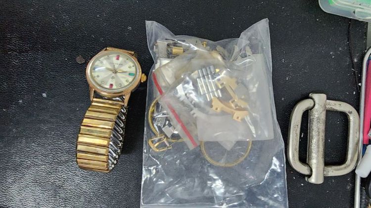 ราคาไม่เท่ากัน นาฬิกา อะไหล่เรือนทองคำ 14K เก่าเก็บ หายาก เรือนเล็ก สวย ของแท้ เดิมๆ สภาพดี ราคาแต่ละชิ้นไม่เท่ากัน รูปที่ 3