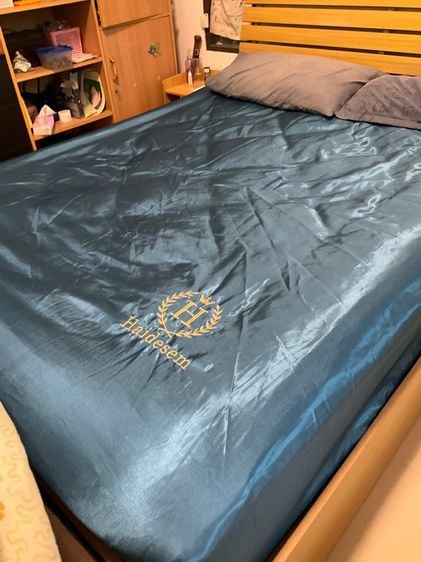 ผ้าปูเตียงรัดมุม ขนาด 5 ฟุต ผ้าไหมญี่ปุ่น แบบหนา นอนแล้วเย็นสบาย สีน้ำเงินคราม  300 บาท รูปที่ 4