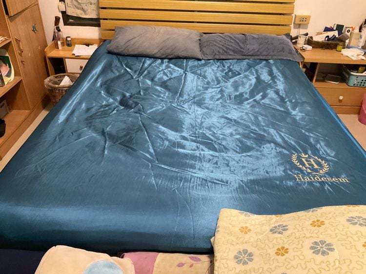 ผ้าปูเตียงรัดมุม ขนาด 5 ฟุต ผ้าไหมญี่ปุ่น แบบหนา นอนแล้วเย็นสบาย สีน้ำเงินคราม  300 บาท รูปที่ 3