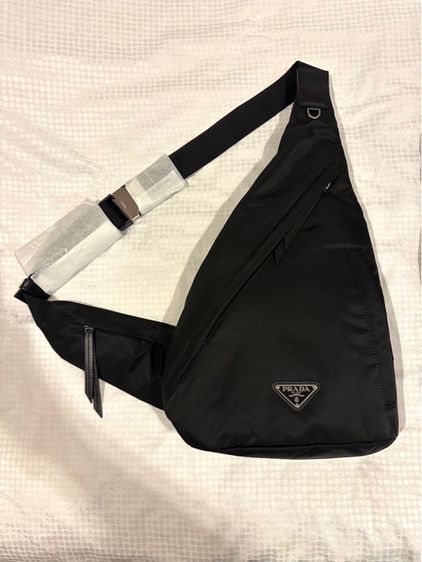กระเป๋า Prada  รุ่น Prada Re-Nylon and Leather Shoulder Strap Backpack Black  รูปที่ 3