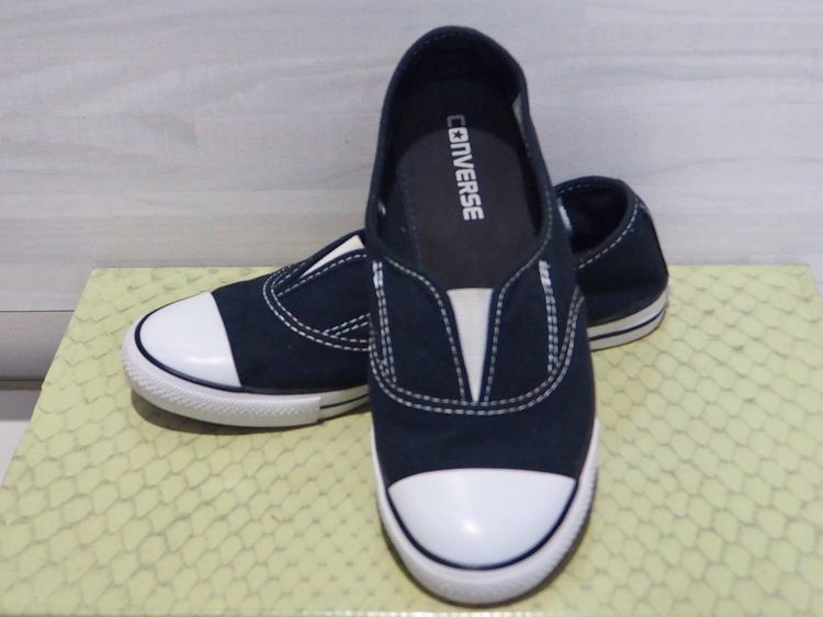 รองเท้าผ้าใบ Converse รูปที่ 2