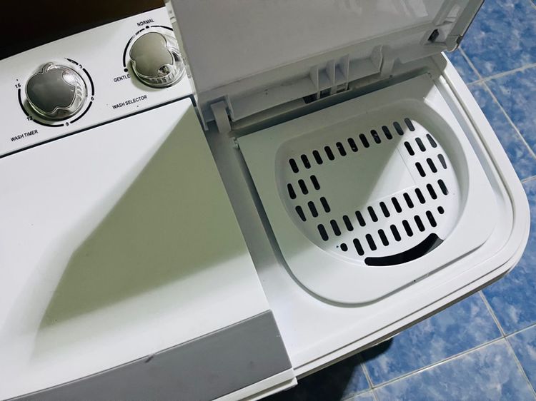 XiaoAi ส่งต่อมือสอง คุณภาพดี เครื่องซักผ้ากึ่งอัตโนมัติถังคู่ เครื่องขจัดน้ำออกขนาดเล็กในครัวเรือน รูปที่ 5