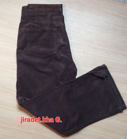 กางเกงผ้าลูกฟูก UNIQLO สีน้ำตาล  
รอบเอว 28 นิ้ว ความยาวกางเกง 34 นิ้ว ปลายขากว้าง 8.5 นิ้ว สภาพสินค้าดีและสมบูรณ์มาก Made in japan(Limited) รูปที่ 7