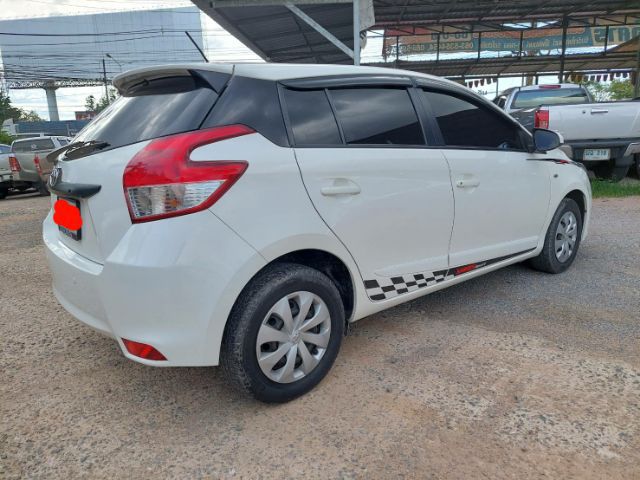 Toyota Yaris 2016 1.2 E Sedan เบนซิน ไม่ติดแก๊ส เกียร์อัตโนมัติ ขาว รูปที่ 3