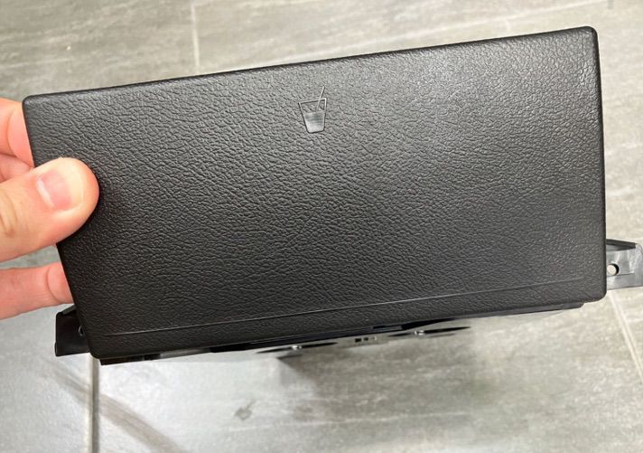 ที่วางแก้วน้ำ คอนโซลหน้า Volk Caravelle T5 T5.1 มี2สี สีดำ สีเทา รูปที่ 6