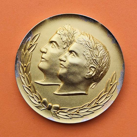 เหรียญที่ระลึก การแข่งขันกีฬาโอลิมปิก OLYMPIC GAMES ครั้งที่ 23 ปี 1984 เหรียญชุบทอง ขนาด 6 เซน รูปที่ 3