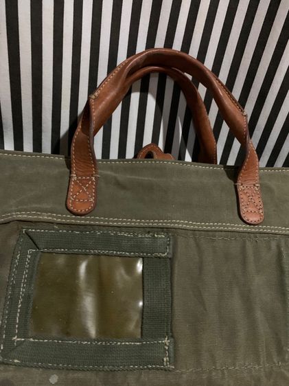 ขาย Messenger bag งาน Handcraft ทำ 1 ใบเดียวในโลก งานส่งออก ตปท. ผ้าทหาร เย็บกับหนังฟอกฝาดสีน้ำตาล สภาพใหม่มาก ใบใหญ่ใส่โน๊ตบุ๊คได้สบาย รูปที่ 2