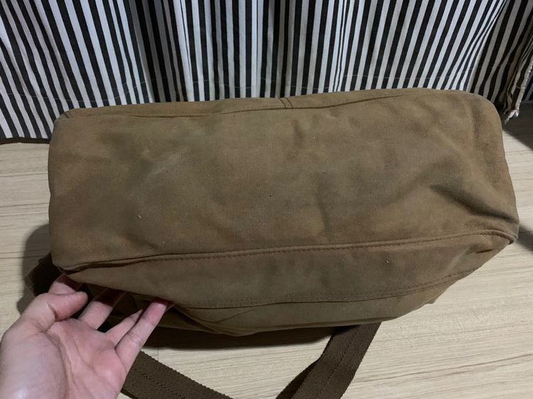 ขาย Messenger bag ทรงเดียวกับแบรนด์ filson ใช้สะพาย หรือถือได้ เป็นกระเป๋าแบรนด์นอกวัสดุที่ใช้ผลิตดีมาก ผลิตจากผ้า CANVAS สวยๆ ผสมหนังแท้  รูปที่ 5