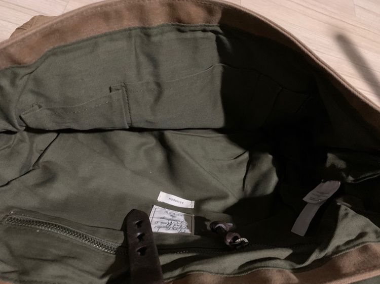 ขาย Messenger bag ทรงเดียวกับแบรนด์ filson ใช้สะพาย หรือถือได้ เป็นกระเป๋าแบรนด์นอกวัสดุที่ใช้ผลิตดีมาก ผลิตจากผ้า CANVAS สวยๆ ผสมหนังแท้  รูปที่ 10