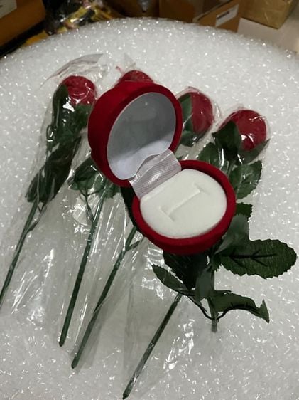 อื่นๆ ตลับใส่แหวน ดอกกุหลาบ เซอร์ไพร้ วันเกิด วันวาเลนไทนำ์